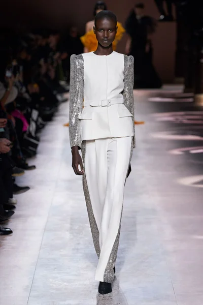 Look 25
